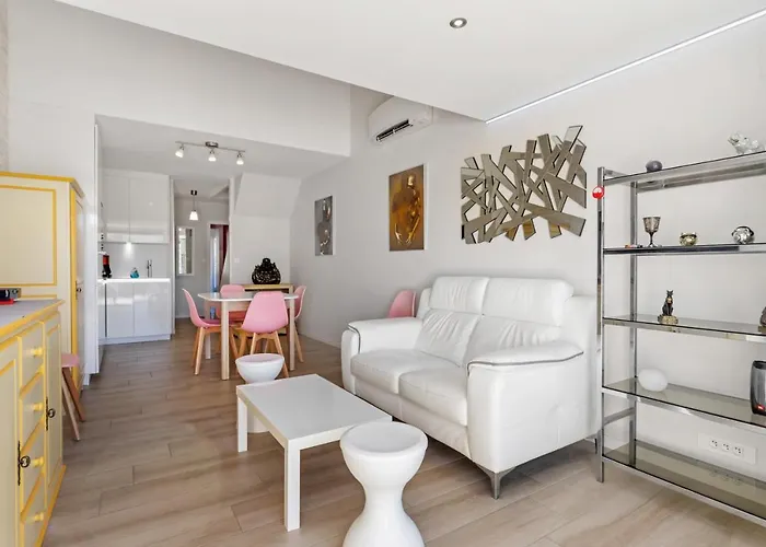 Nereides Heliovillage, Village Naturiste, 45m2,chambre En Rez De Chaussee Avec Dressing شقة